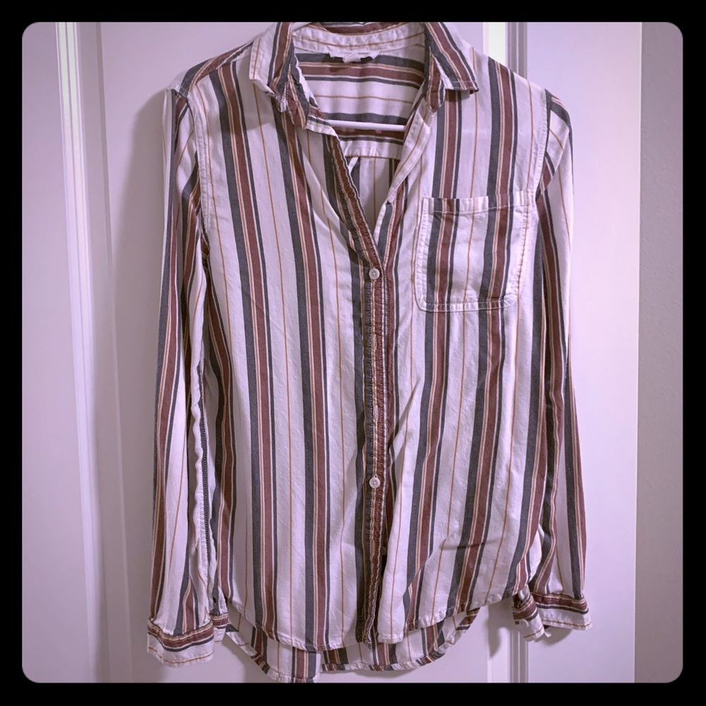 Beach lunch lounge button up new
